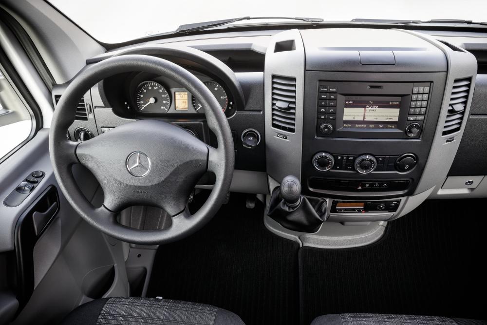 Mercedes-Benz Sprinter W906 рестайлинг Борт 2-дв. интерьер