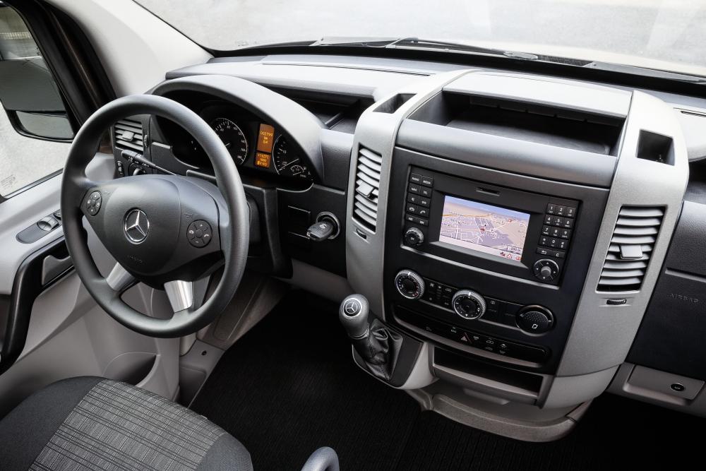 Mercedes-Benz Sprinter W906 рестайлинг Фургон интерьер