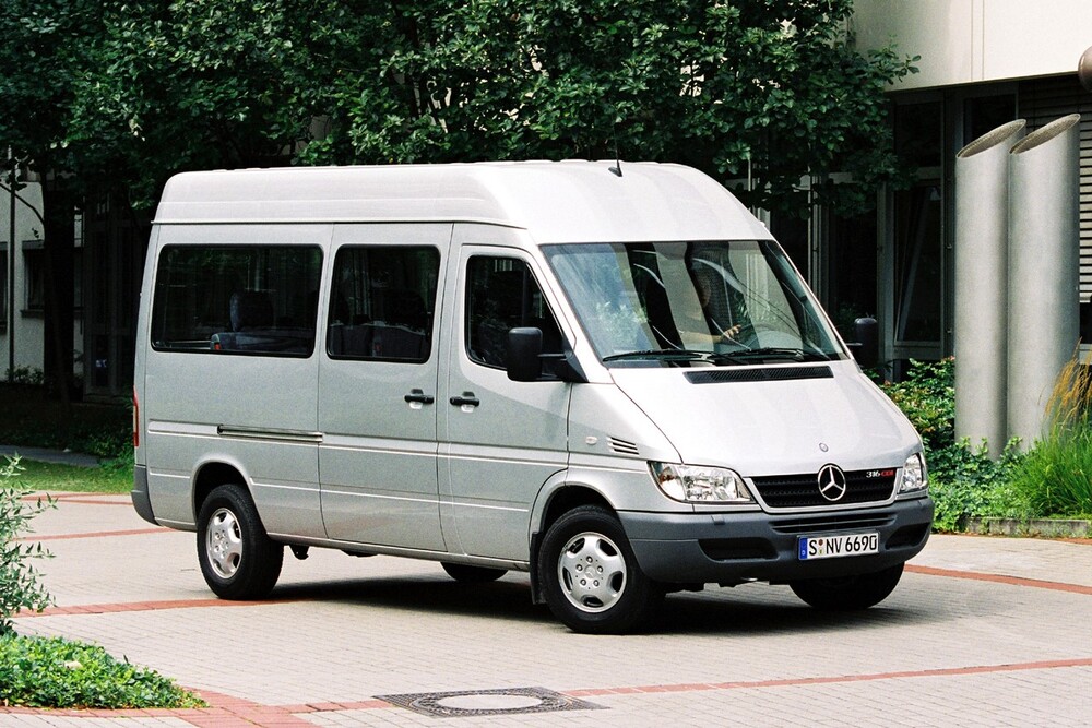 Mercedes-Benz Sprinter W901-905 [рестайлинг] (2000-2006) микроавтобус
