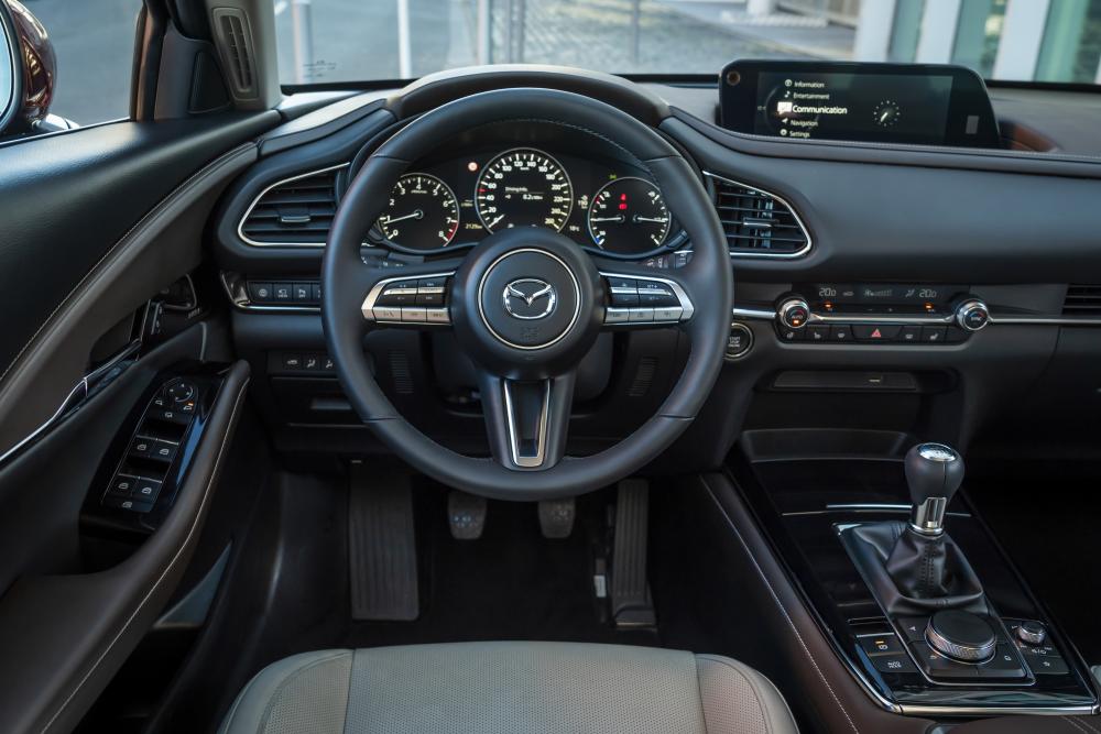 Mazda CX-30 1 поколение (2019) Кроссовер интерьер 