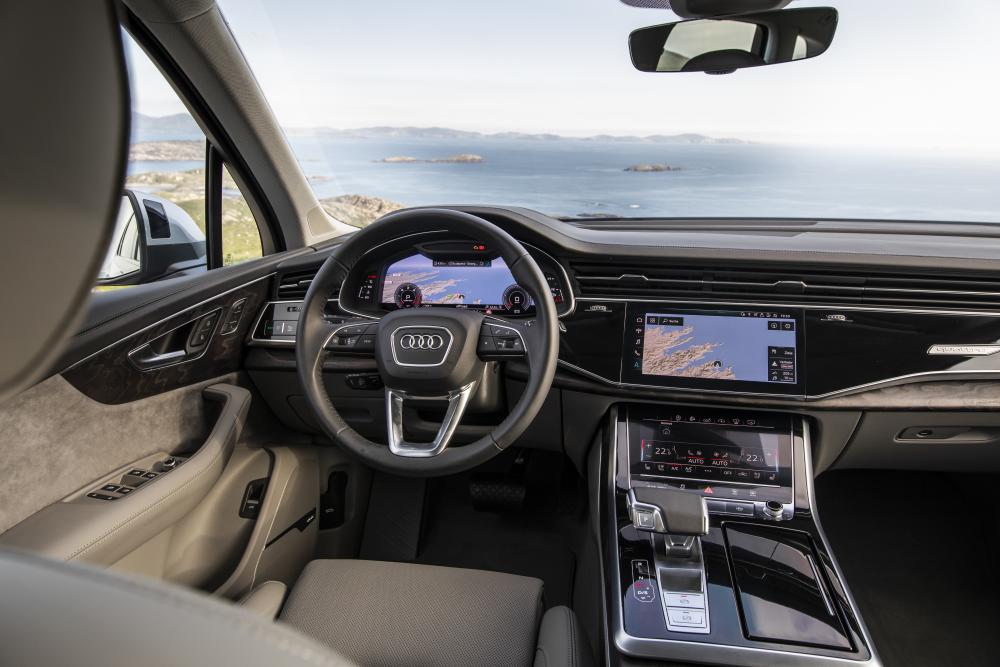 Audi Q7 2 поколение рестайлинг интерьер