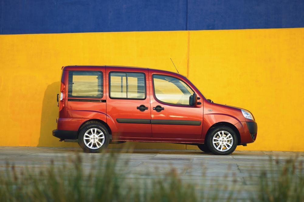 Fiat Doblo 1 поколение рестайлинг Panorama минивэн