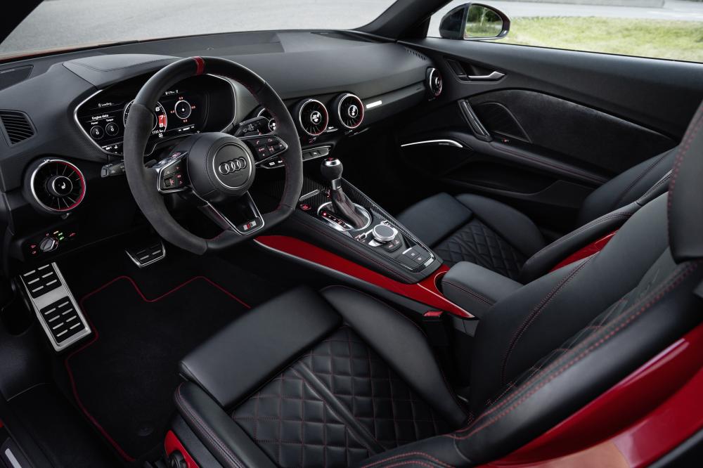 Audi TT купе рестайлинг интерьер 