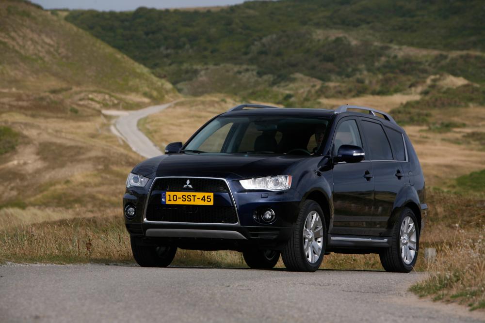 Mitsubishi Outlander 2 поколение рестайлинг