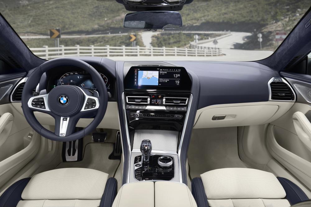 BMW 8 серия G16 Gran Coupe седан интерьер 