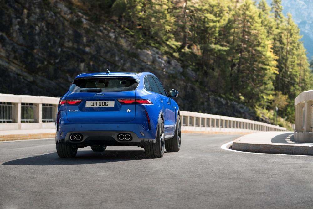 Jaguar F-Pace SVR