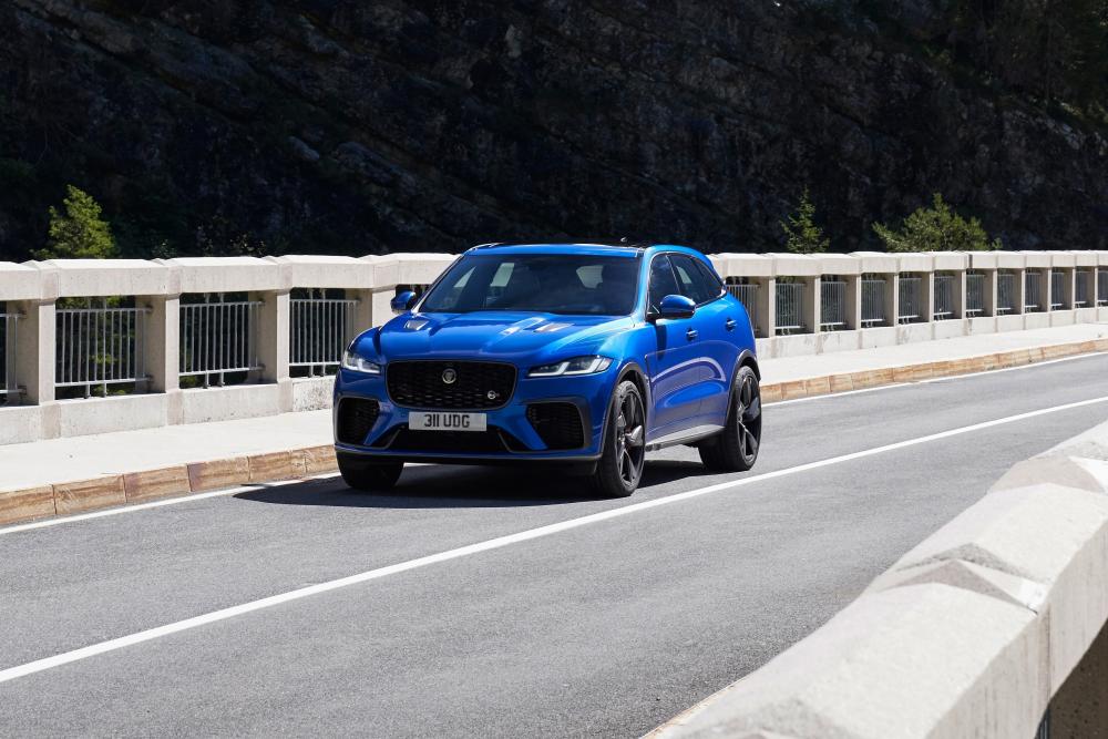 Jaguar F-Pace SVR