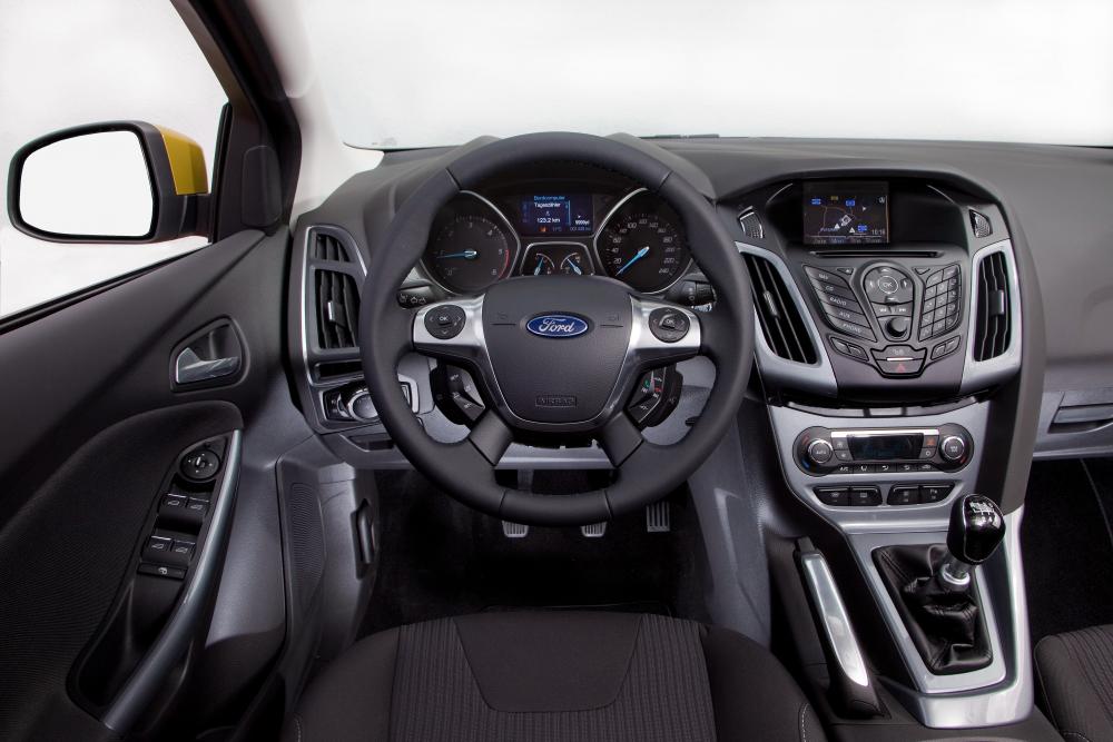 Ford Focus 3 поколение седан интерьер