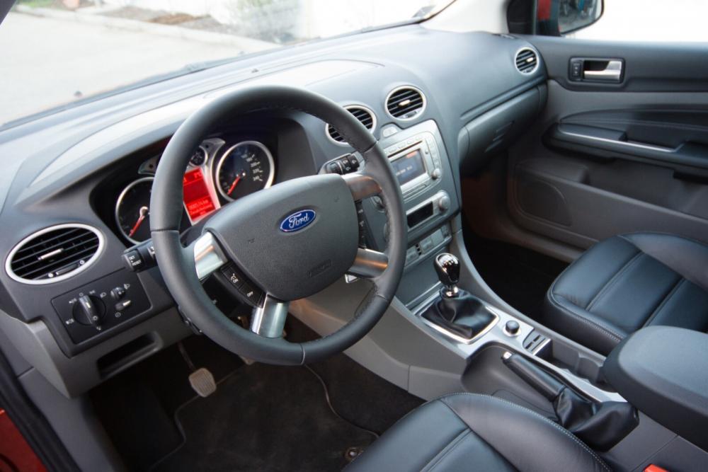 Ford Focus 2 поколение рестайлинг универсал 5-дв. интерьер