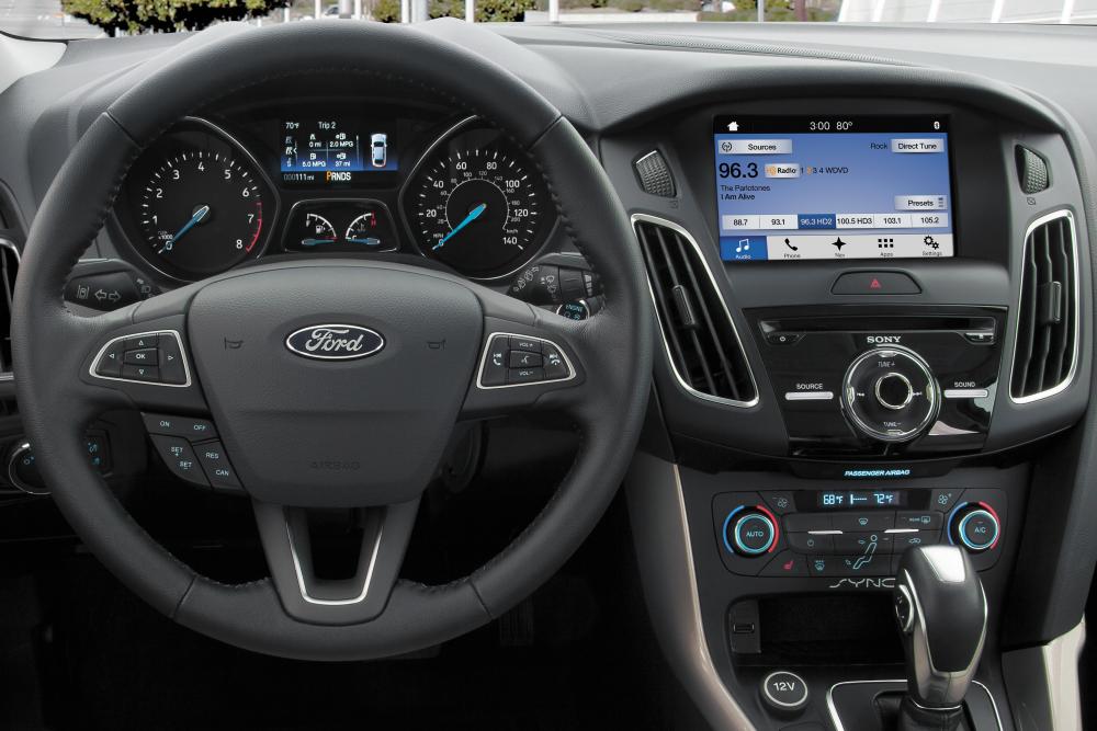 Ford Focus 3 поколение рестайлинг седан интерьер