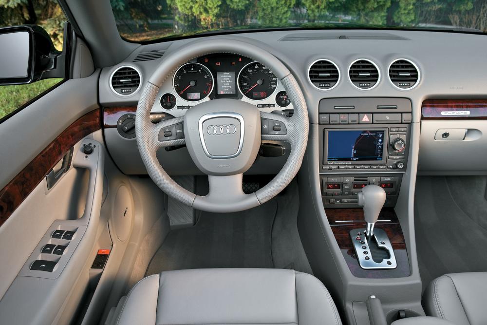 Audi A4 B7 (2005-2008) Кабриолет интерьер 