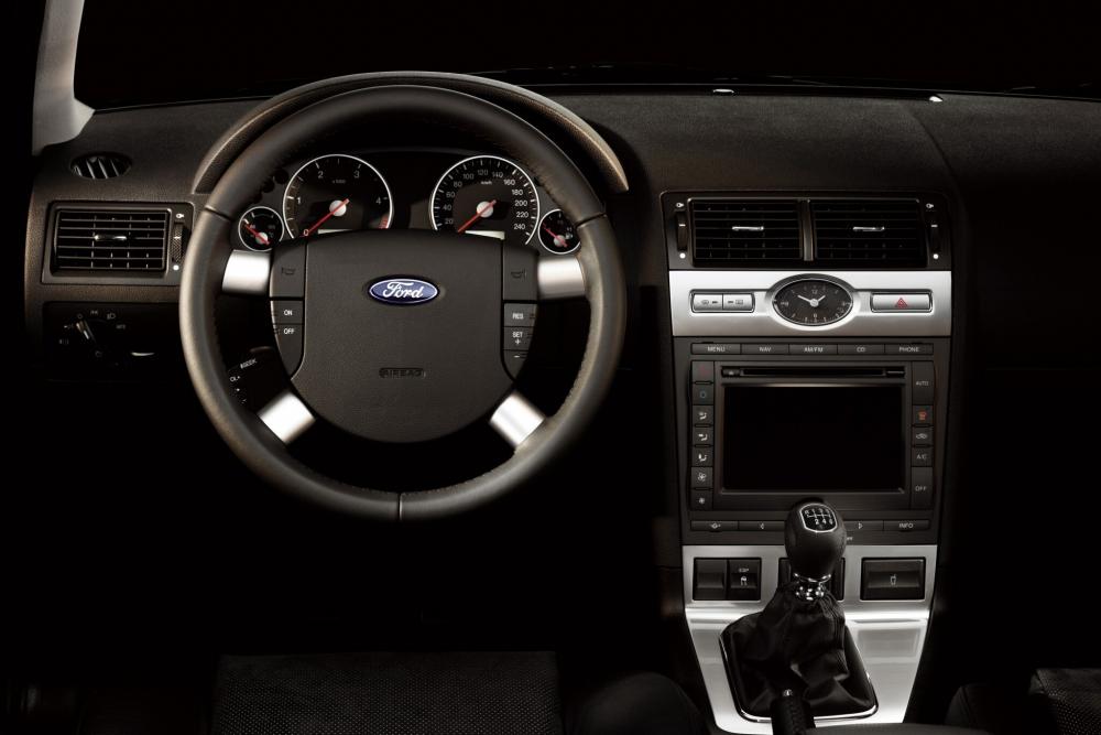 Ford Mondeo 3 поколение рестайлинг Седан интерьер