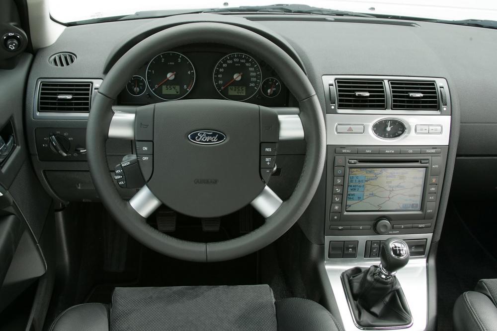 Ford Mondeo 3 поколение рестайлинг Седан интерьер 
