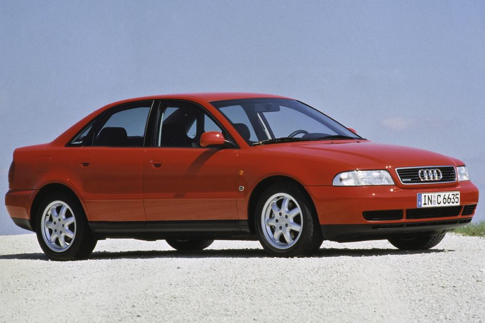 Audi A4 1 поколение B5 (1994-1999) Седан