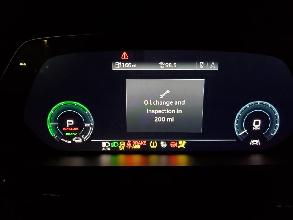 Audi e-tron замена масла в электромобиле