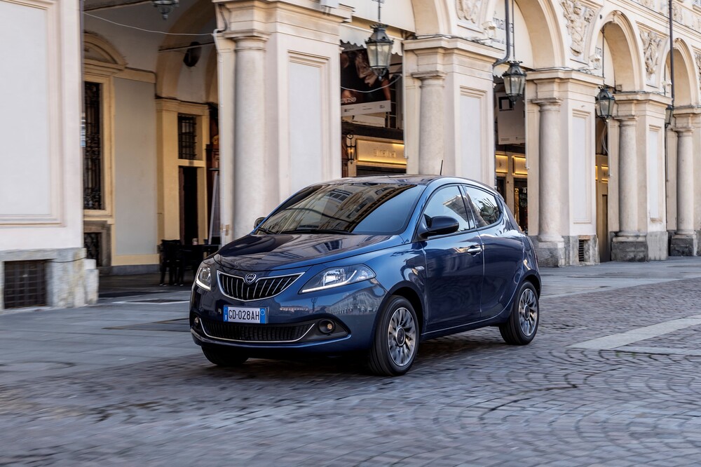 Миникар Lancia Ypsilon