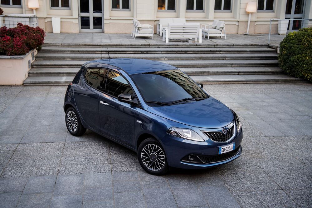 Миникар Lancia Ypsilon