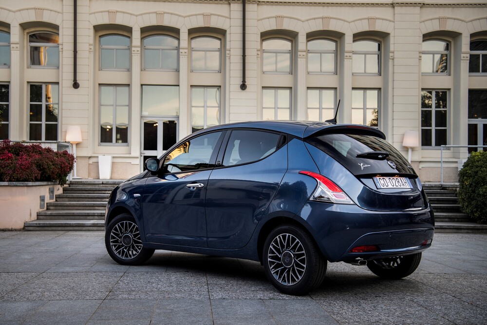 Миникар Lancia Ypsilon