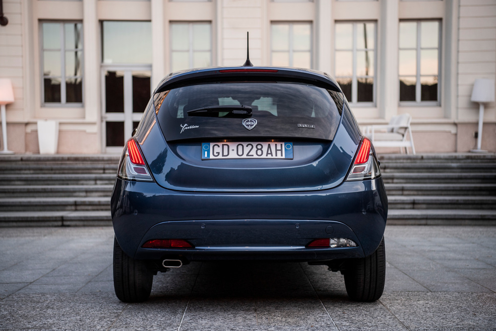 Миникар Lancia Ypsilon