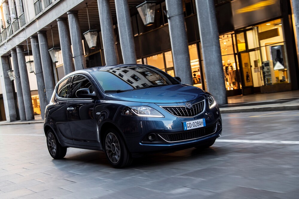 Миникар Lancia Ypsilon