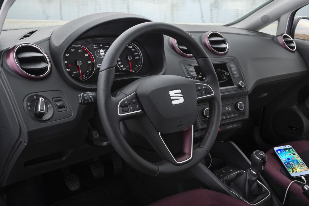 SEAT Ibiza 4 поколение 2-й рестайлинг Хэтчбек интерьер 
