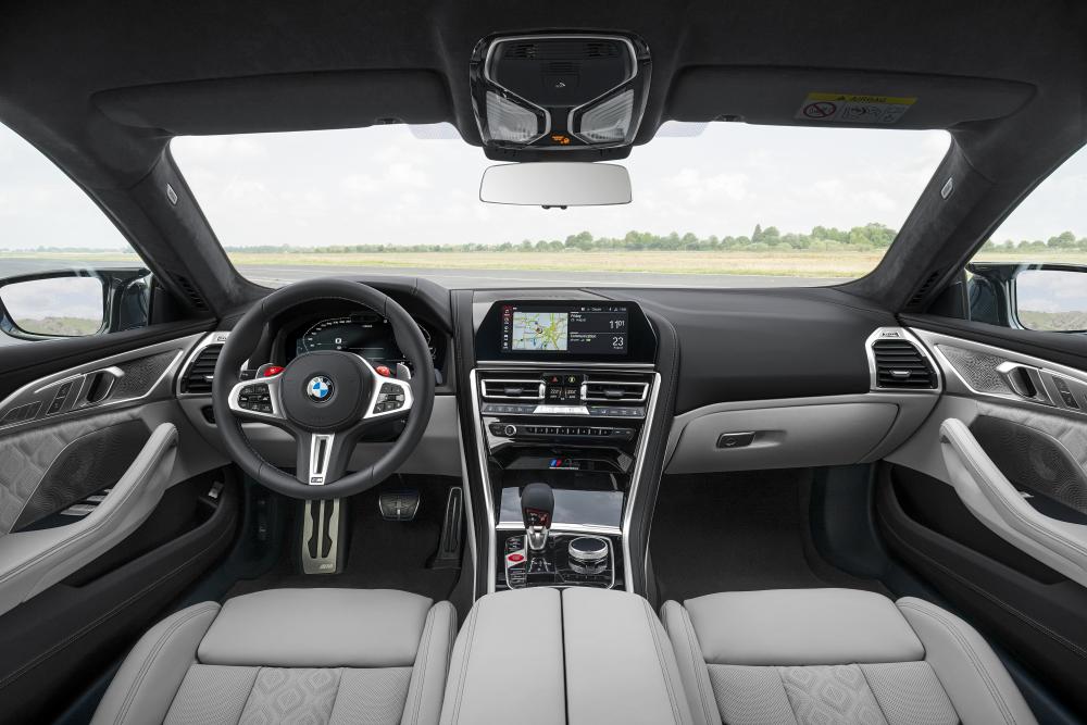 BMW M 8 Gran Coupe 1 поколение F93 (2019) интерьер 