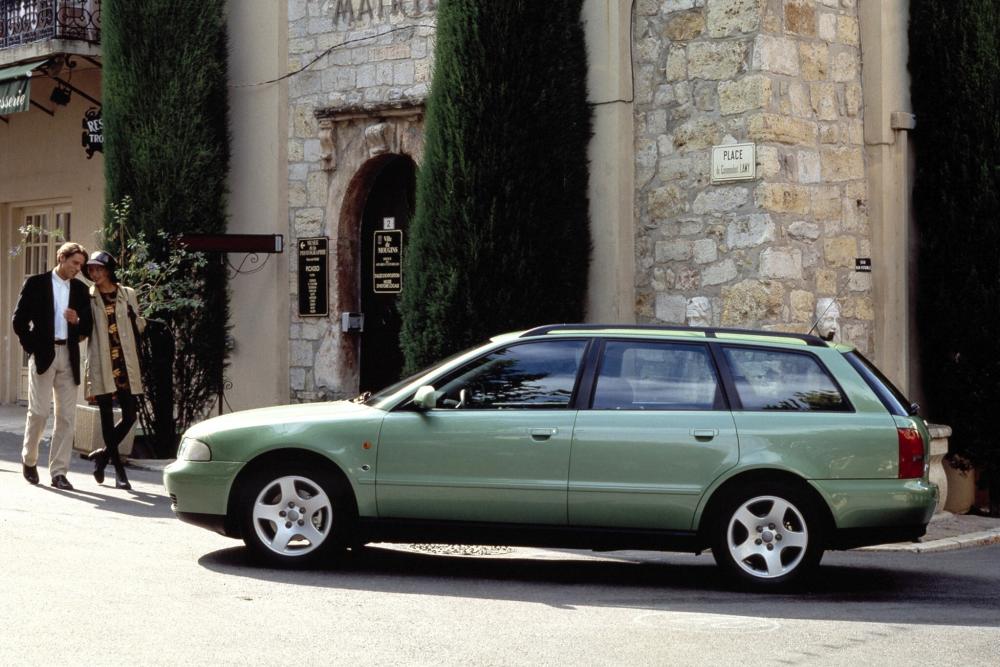 Audi A4 1 поколение B5 Avant универсал 5-дв.