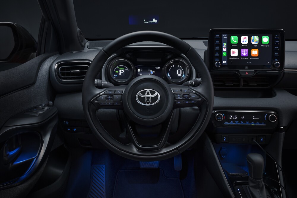Toyota Yaris 4 поколение (2020) Хэтчбек 5 дв. интерьер 