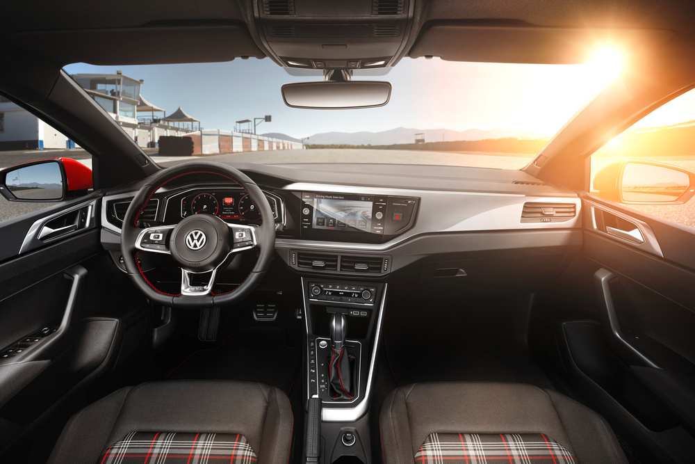 Volkswagen Polo GTI 6 поколение (2017-2021) Хэтчбек 5 дв. интерьер 
