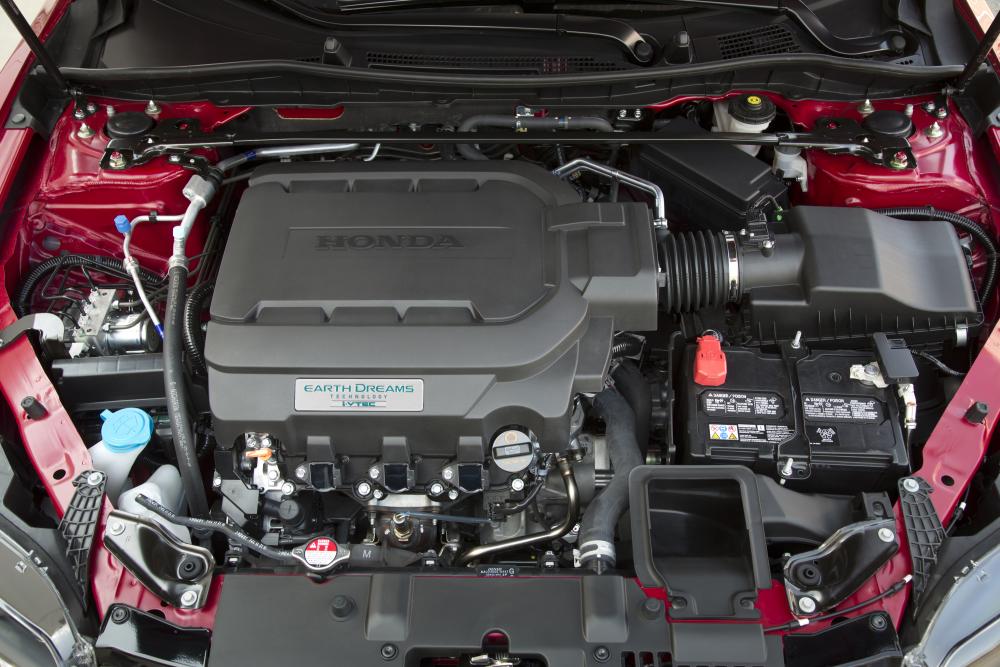 Honda Accord 9 поколение (2012-2016) Купе интерьер 