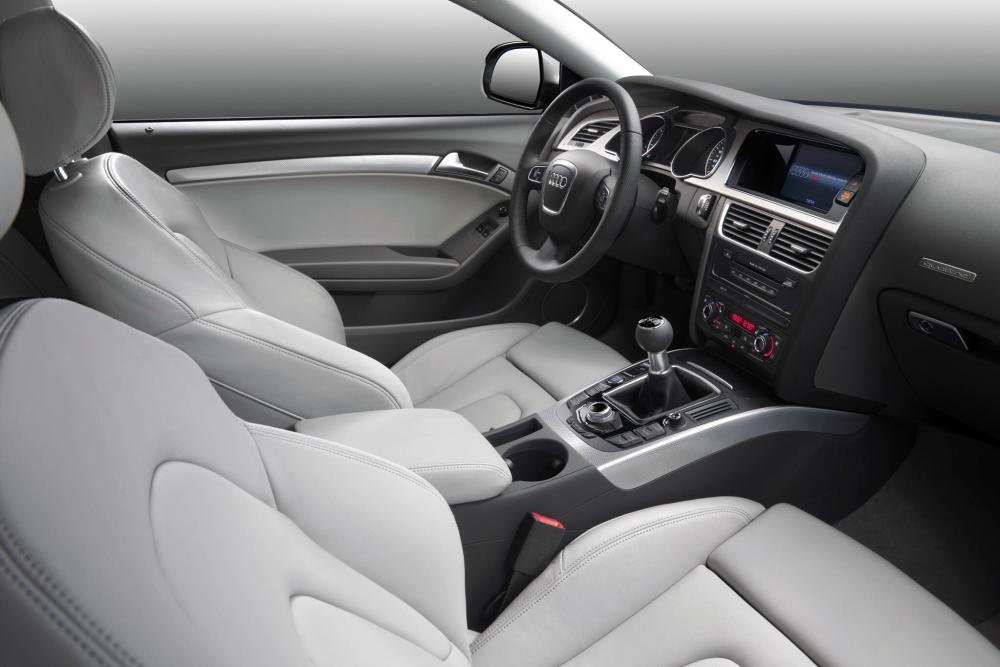 Audi A5 8T (2007-2011) Купе интерьер 