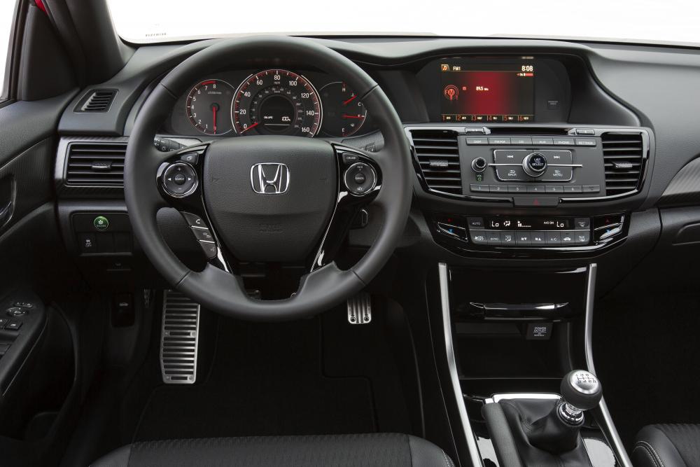 Honda Accord 9 поколение [рестайлинг] (2015-2017) Седан интерьер 