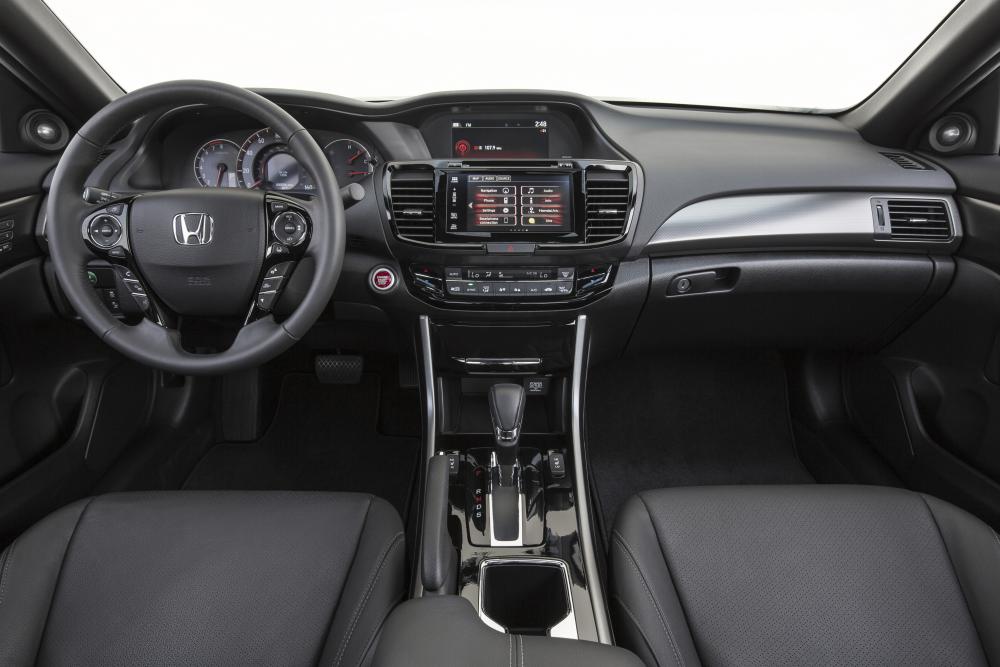Honda Accord 9 поколение [рестайлинг] (2015-2017) Купе интерьер 