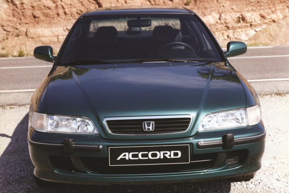 Honda Accord 5 поколение рестайлинг Седан