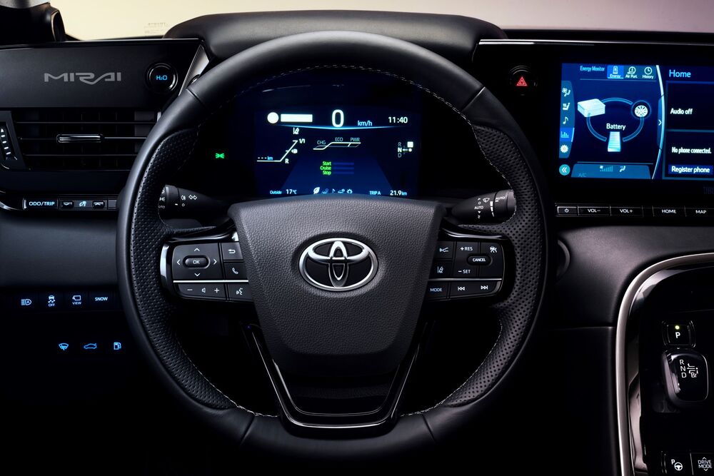 Toyota Mirai 2 поколение (2020) интерьер 