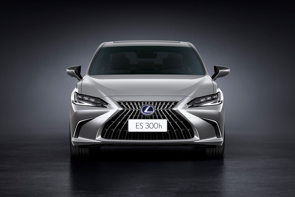 Новый Lexus ES