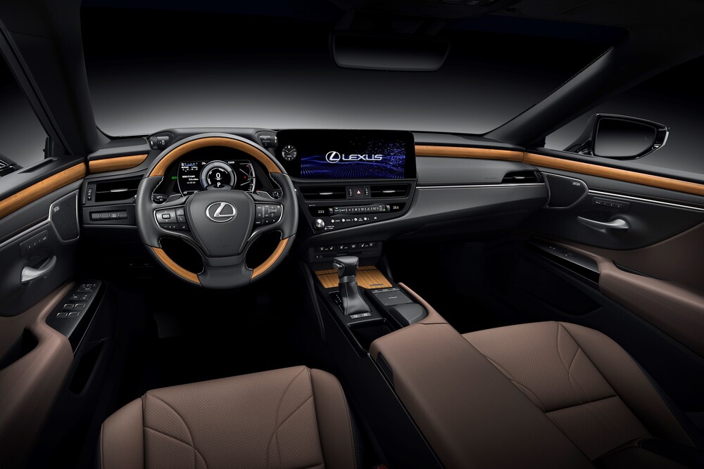 Новый Lexus ES