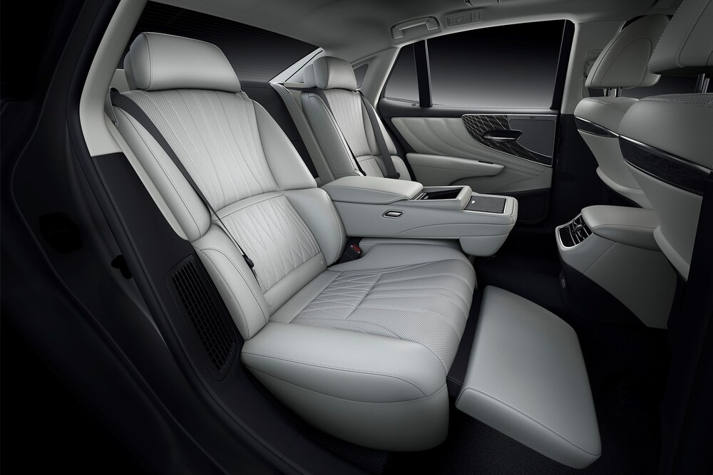 Lexus LS 5 поколение [рестайлинг] (2020-н.в.) седан интерьер 