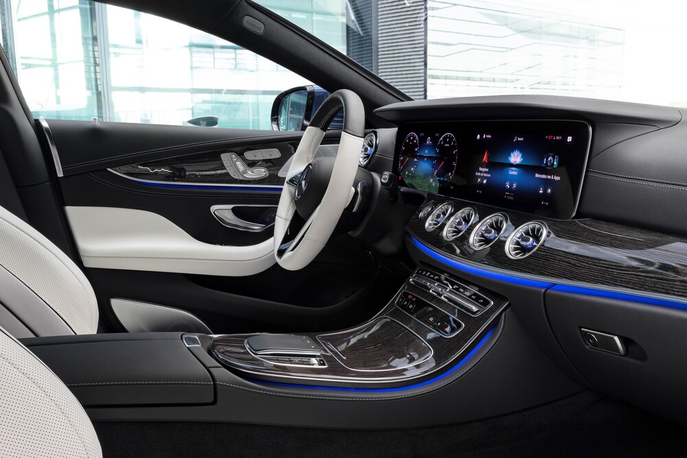 Mercedes-Benz CLS C257 [рестайлинг] (2021) седан интерьер 