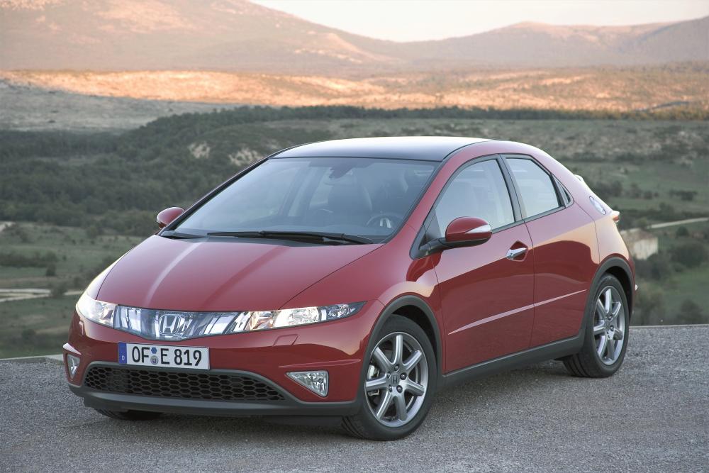 Honda Civic 8 поколение Хетчбэк 5-дв.