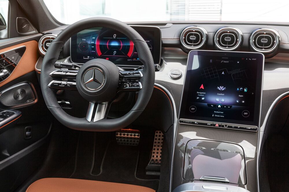 Mercedes-Benz C-Класс W206 (2021) седан интерьер 