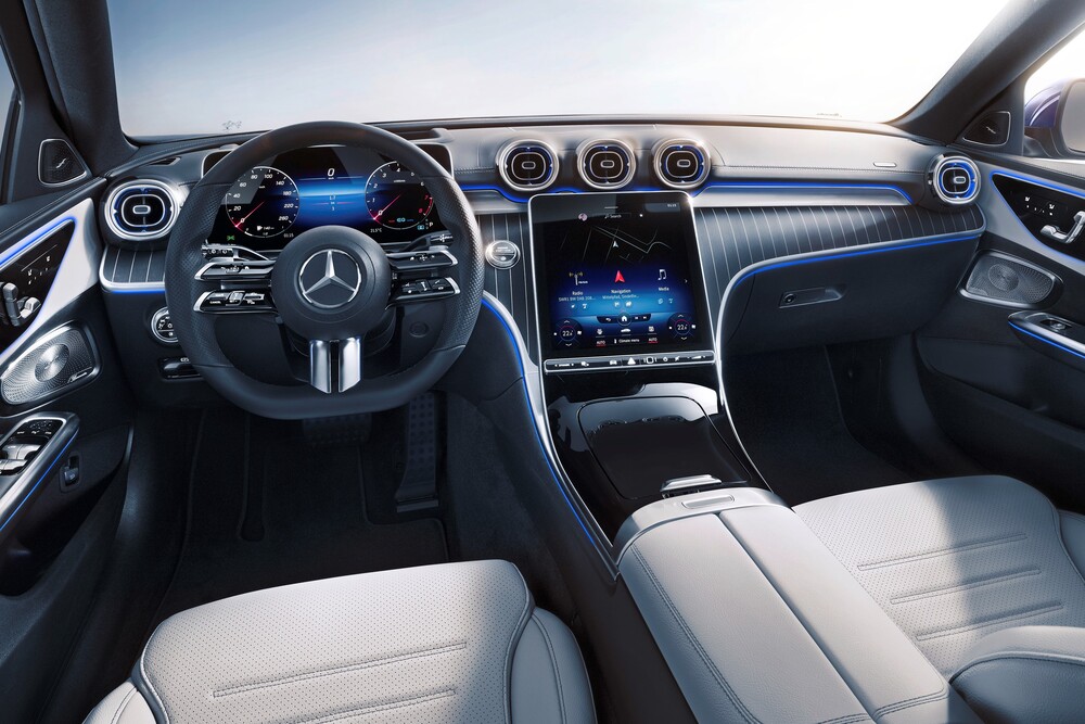 Mercedes-Benz C-Класс С206 (2021) универсал интерьер 