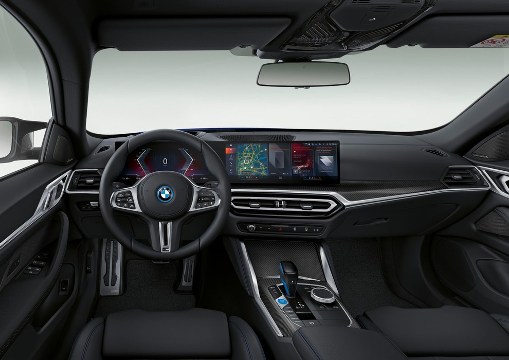 BMW i4 eDrive40 место водителя