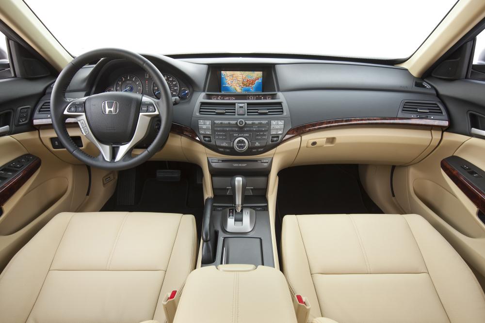 Honda Crosstour 1 поколение интерьер