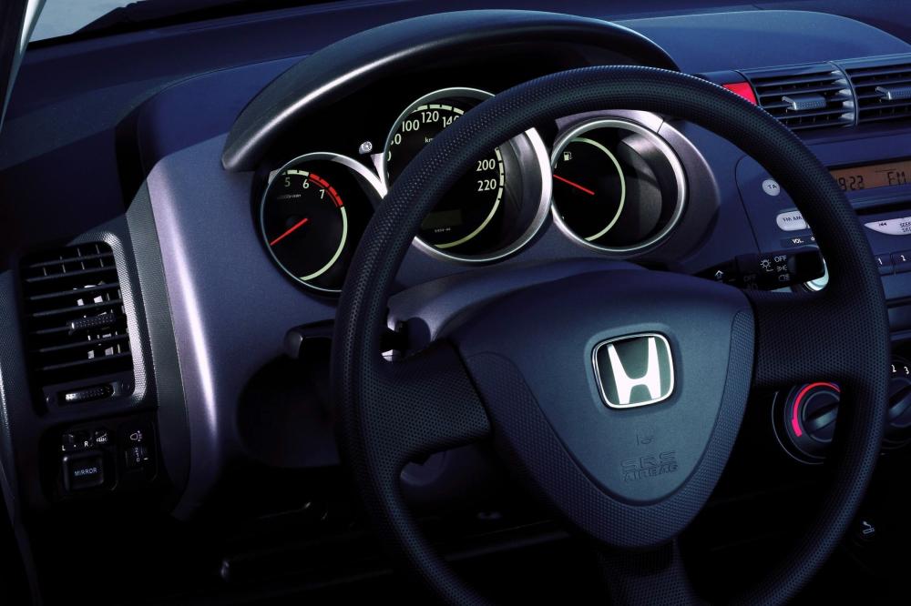 Honda Jazz 1 поколение Хетчбэк интерьер