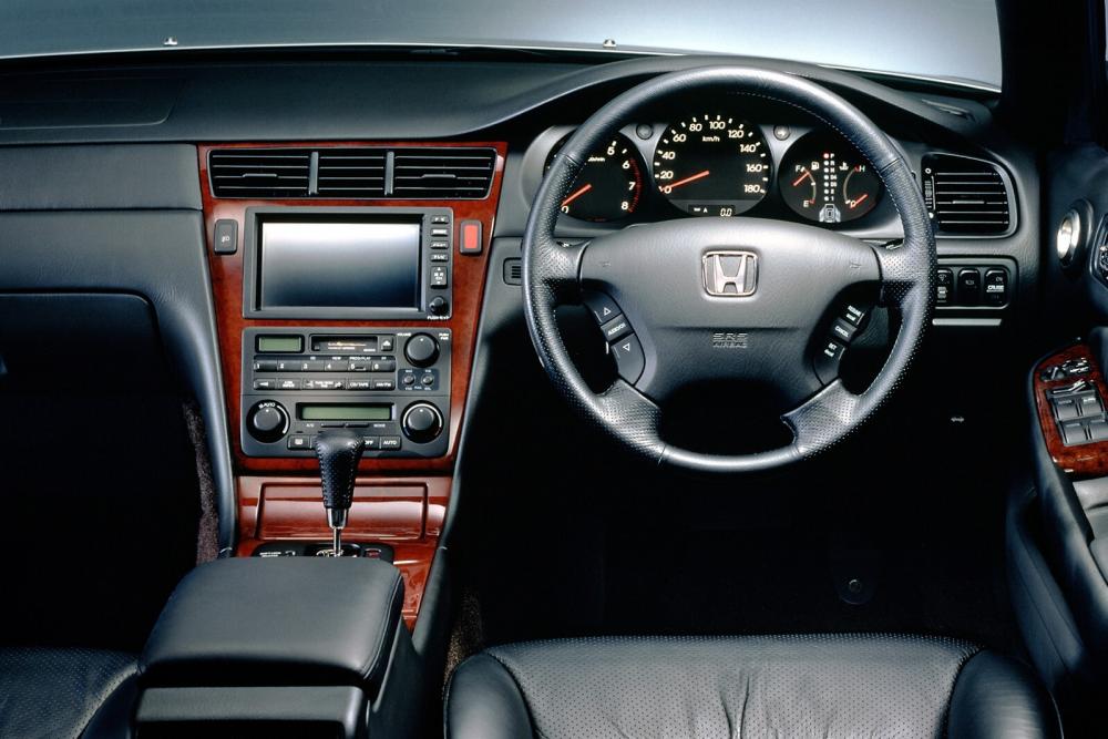 Honda Legend 3 поколение рестайлинг интерьер 