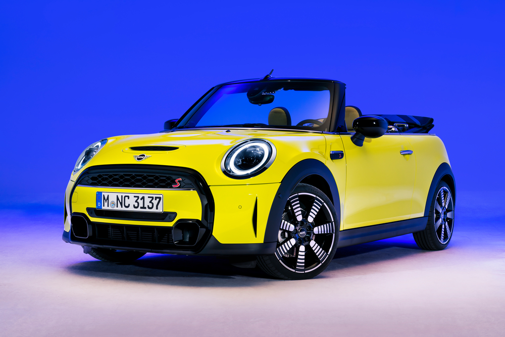 Mini Cabrio F57 [2-й рестайлинг] (2021) Cooper S кабриолет 2-дв.