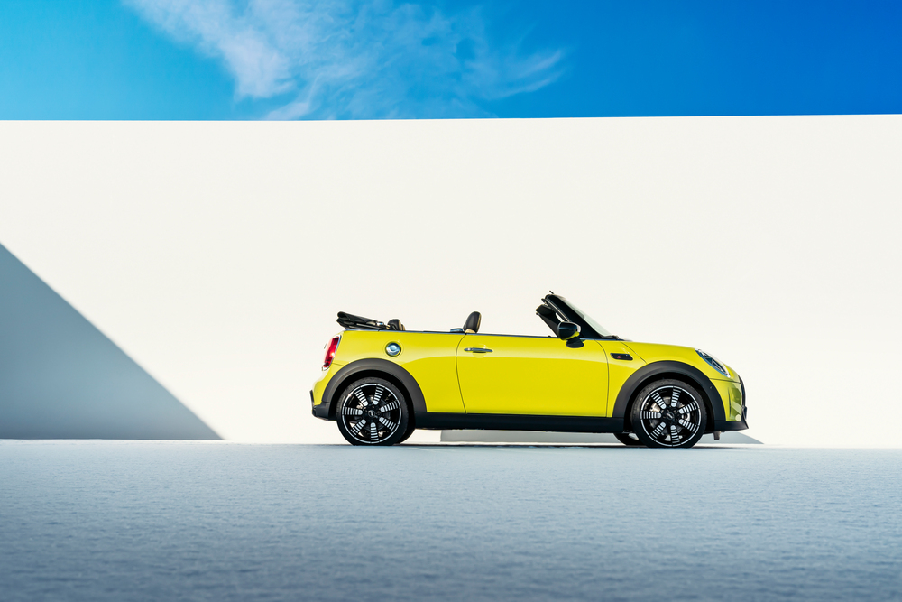 Mini Cabrio F57 [2-й рестайлинг] (2021) Cooper S кабриолет 2-дв.