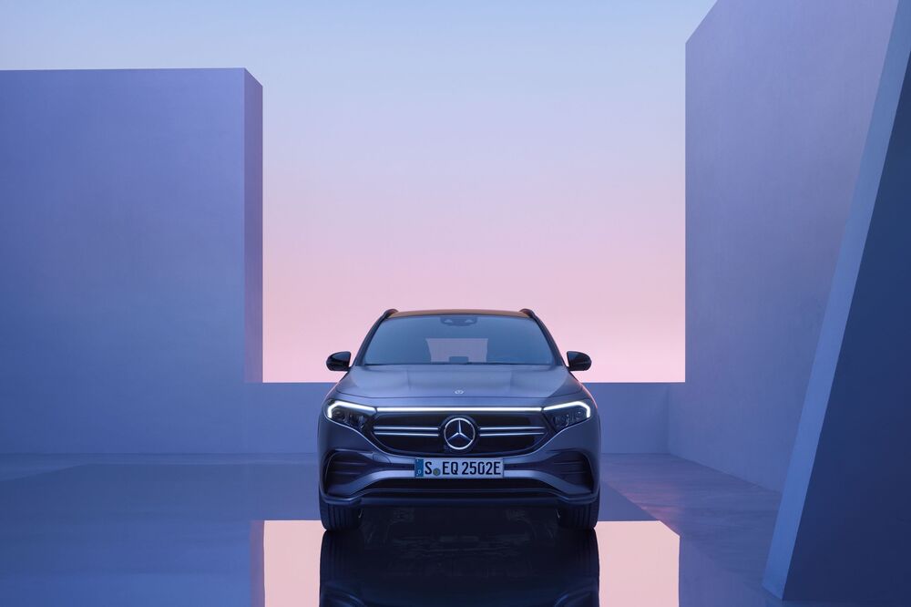 Mercedes-Benz EQA 1 поколение (2021) кроссовер 
