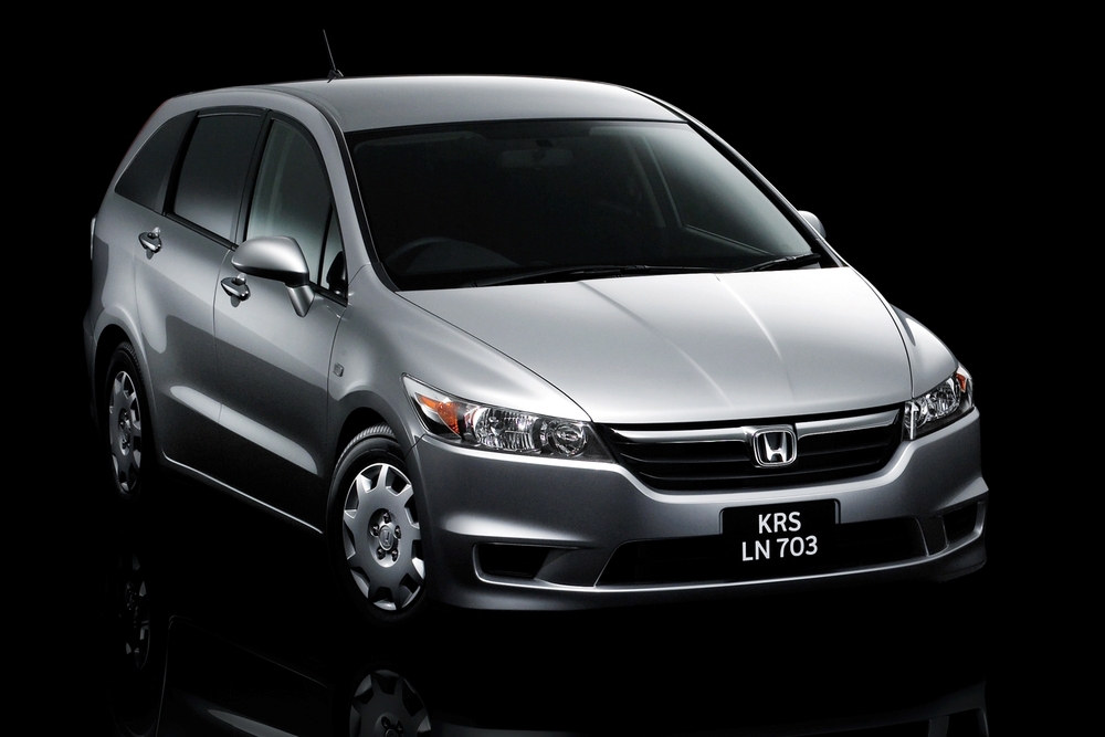 Honda Stream 2 поколение (2006-2009) минивэн